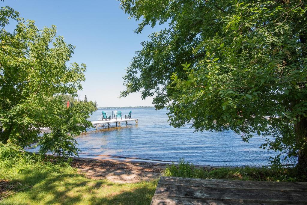 Dorado At The Kabins By The Falls Fenelon Falls Экстерьер фото